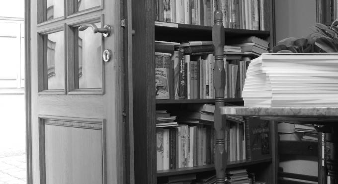Das Antiquariat Lesekauz: An- und Verkauf von Bücherschätzen aus zweiter Hand, direkt am Wertachbrucker Tor. Foto: Lesekauz
