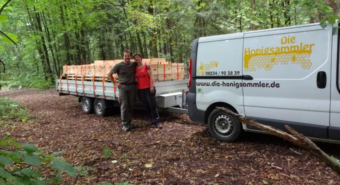 Susanne Frey und Rainer Bickel von den Honigsammlern Wehringen. Foto: Die Honigsammler