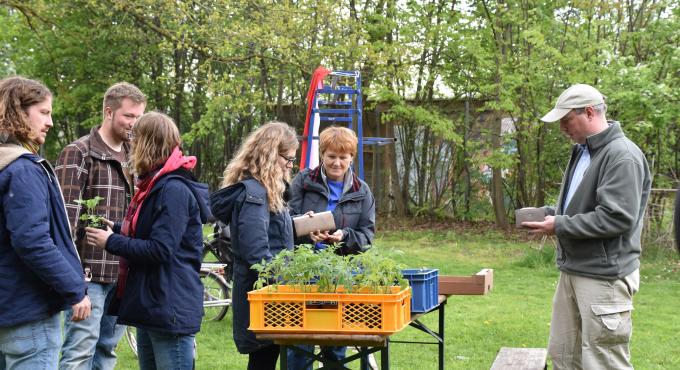 VOLLDABEI Kulturwerkstatt beim Gartenfest von Grow up! Interkulturelle Gärten. Foto Cynthia Matuszewski